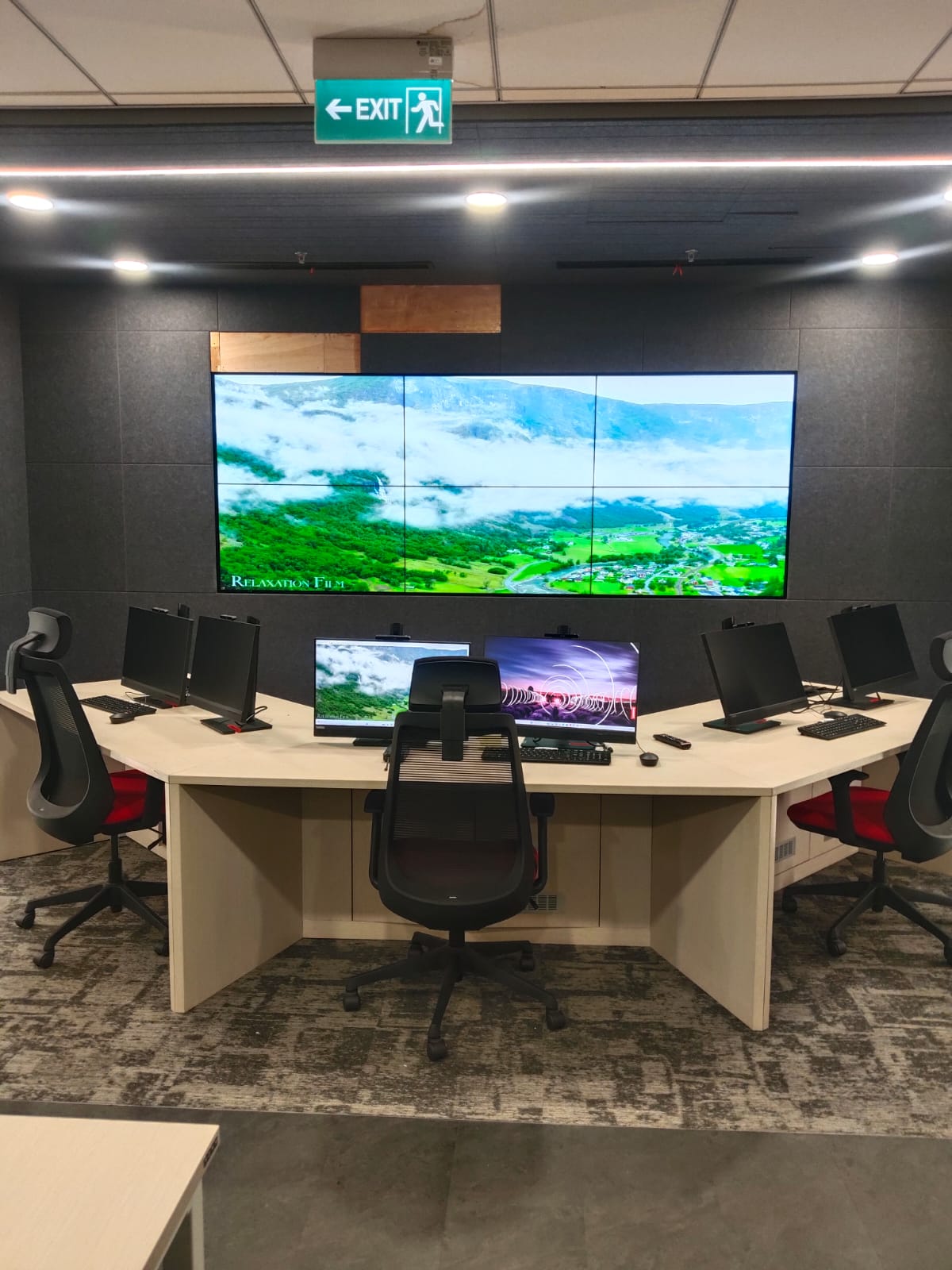 Visual System - Meeting Room